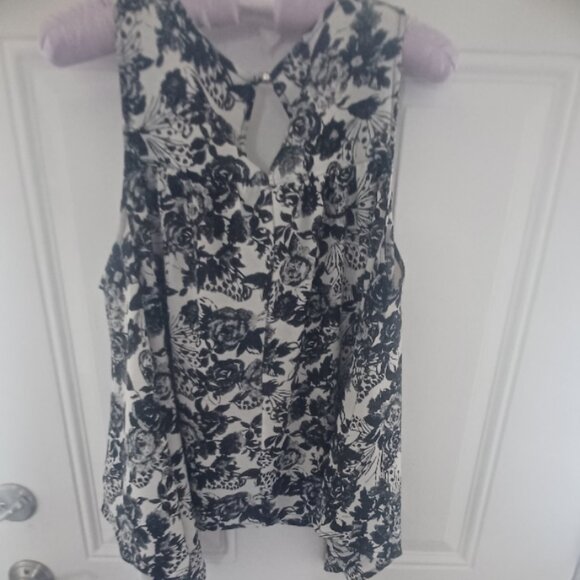 Marilyn Monroe Black & White Floral Flowy Feminine Asymmetrical Crew Neck Tank L - Picture 4 of 4